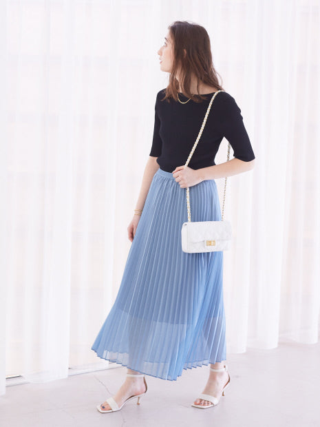 シアープリーツスカート