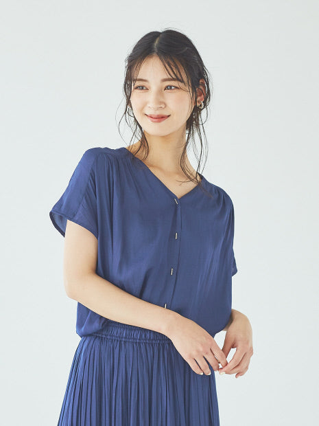 ecru スティック釦フレンチスリーブブラウス