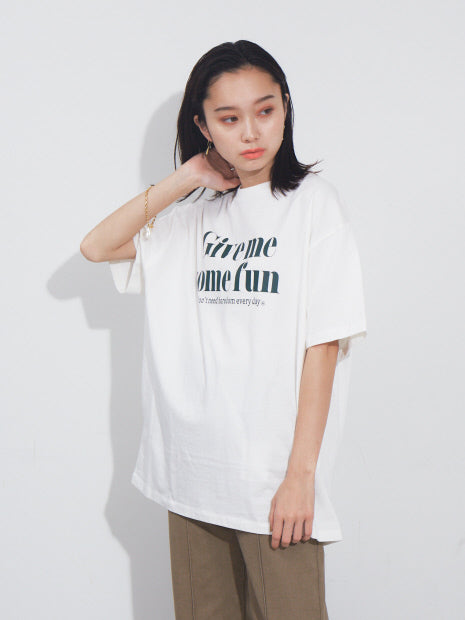 オリジナルロゴプリントTシャツ