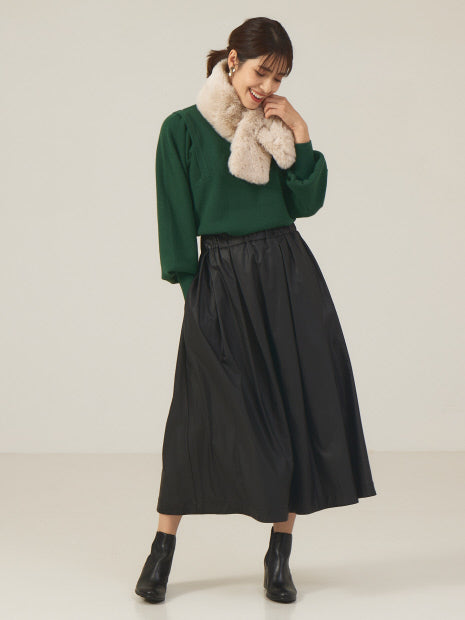 フェイクレザータックスカート