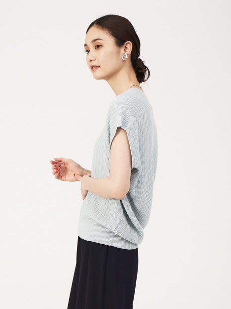 変形Vネックニット