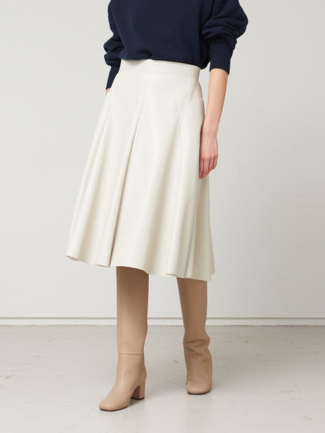 フェイクレザーフレアスカート