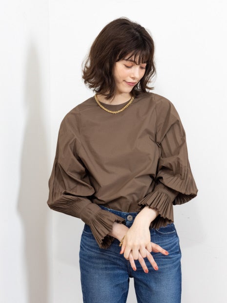 プリーツブラウス