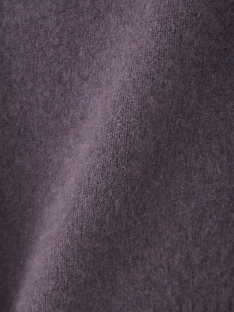 獣毛混ボトルネックニット