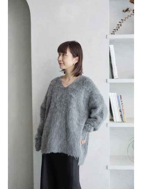 シャギーフォルムVネックニット