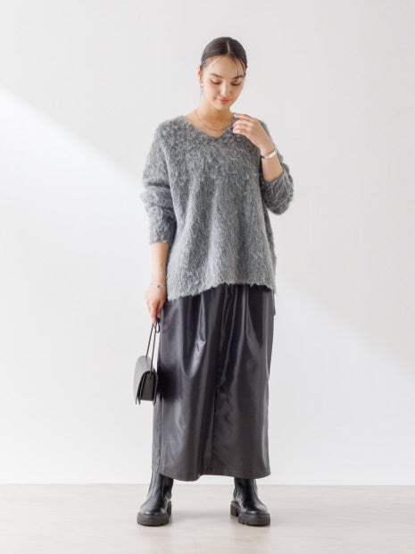 シャギーフォルムVネックニット