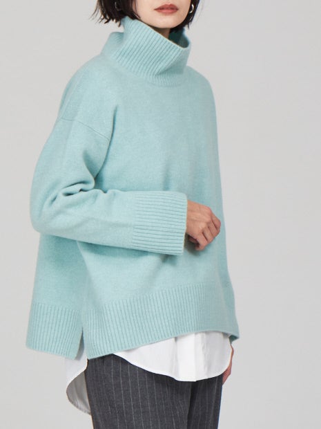 ファインウールオフタートルニット