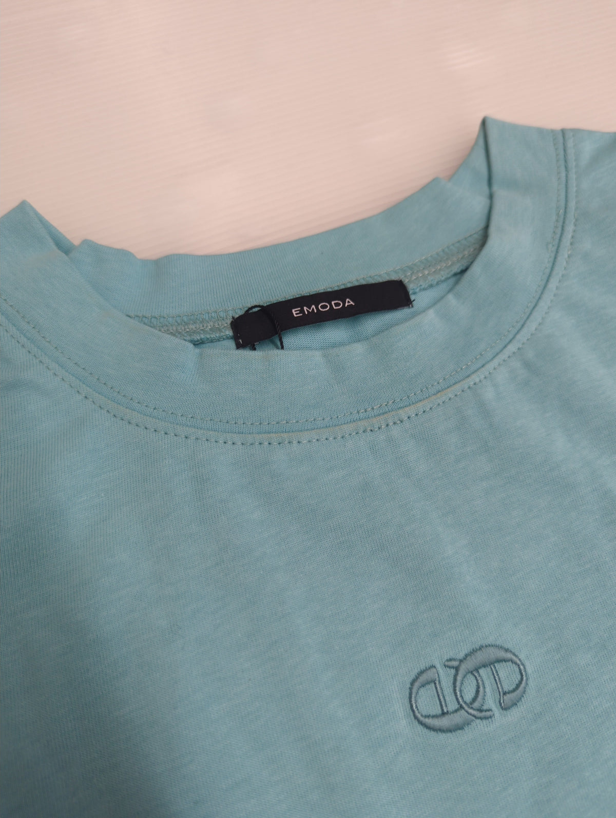 ロゴミニマルTシャツ
