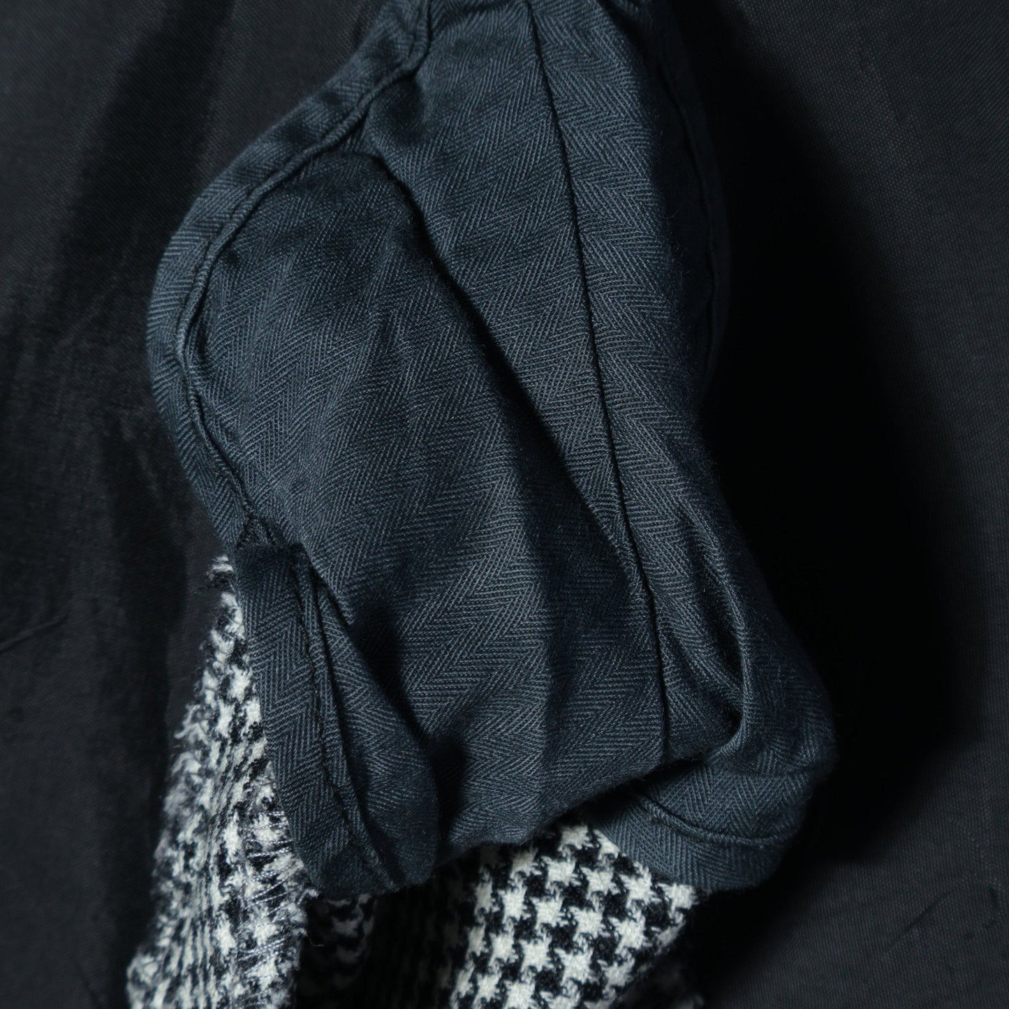 LUXURY DORMEUIL H/TOOTH 19