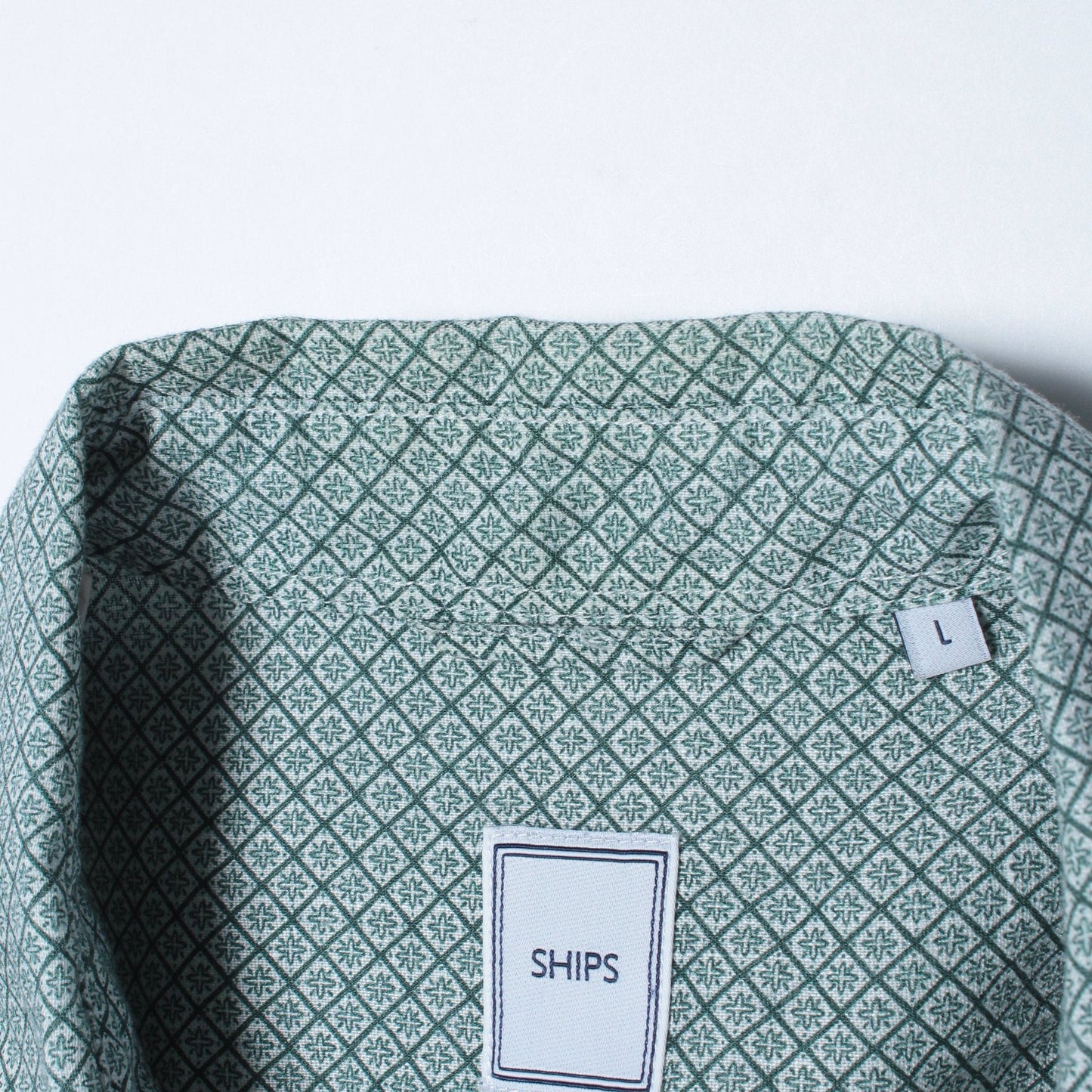 SHIPS: セミワイドカラー モチーフ柄 リネンシャツ