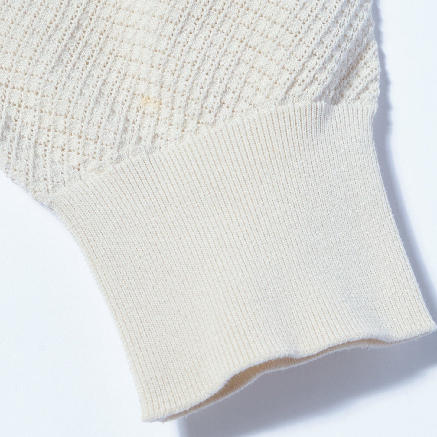 〈手洗い可能〉透かし編み ロゴ プルオーバー