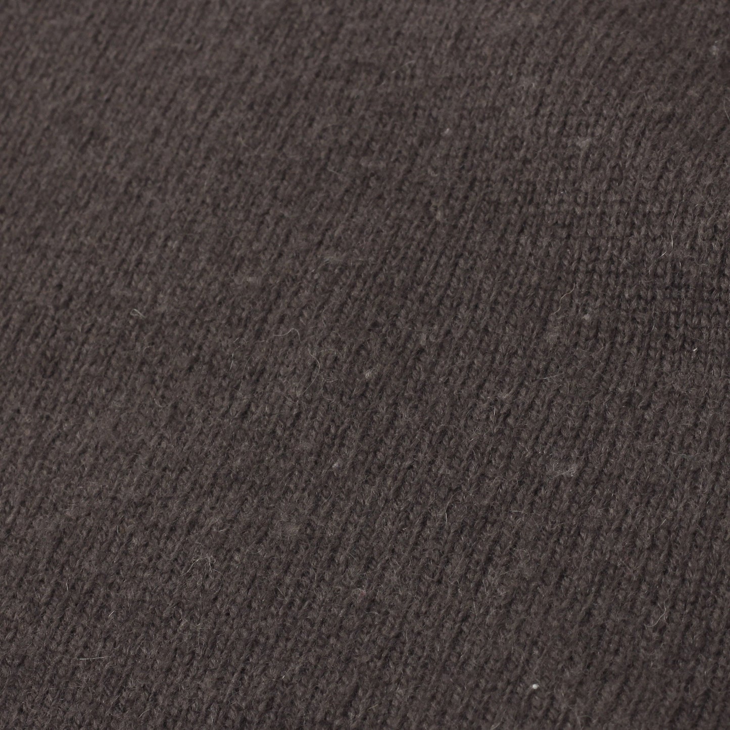 SLEEVELESS TURTLE NECK KNIT