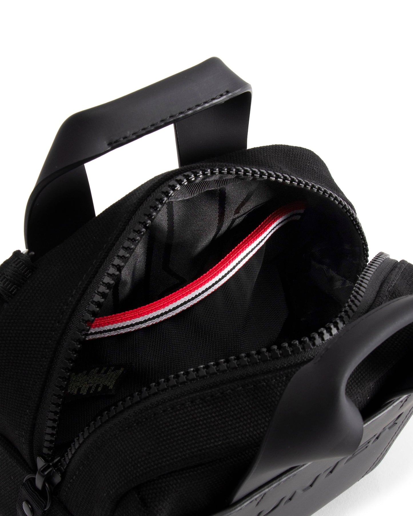 リファインド スティッチ キャンバス クロスボディ