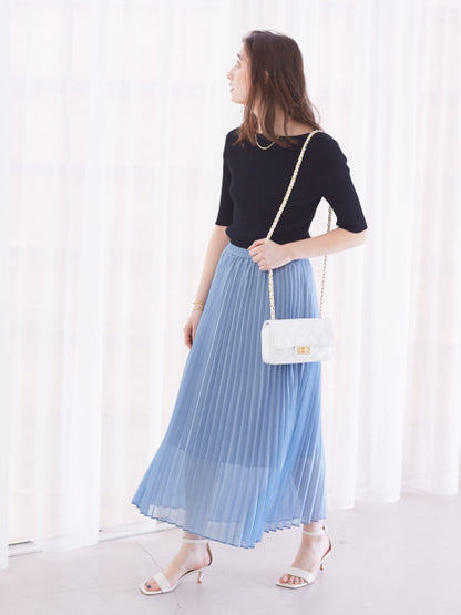 シアープリーツスカート