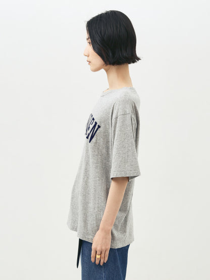 【COCUCA】ロゴTシャツ(NEW EDEN)