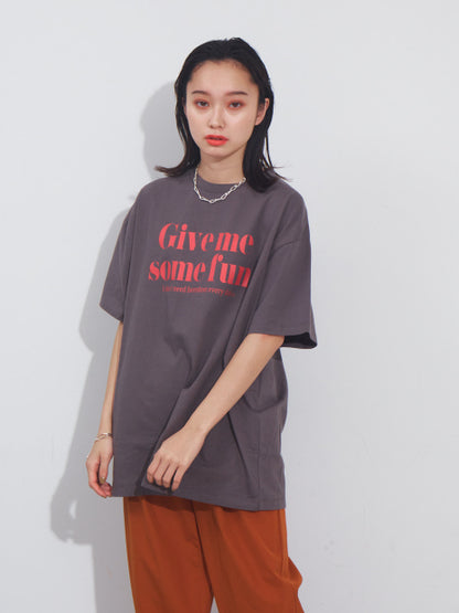 オリジナルロゴプリントTシャツ