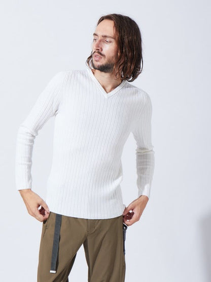 ワイドリブホールガーメントVネックニット