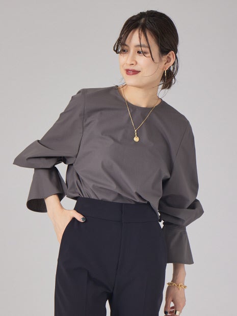 タックフレアブラウス