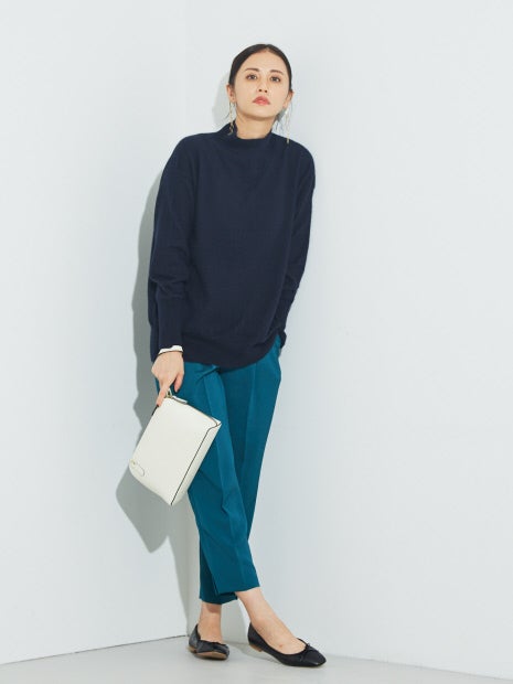 ライトフェザーウールタートルニット