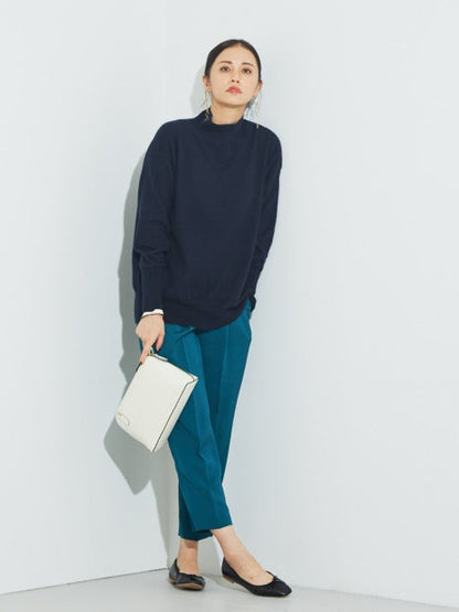 ライトフェザーウールタートルニット