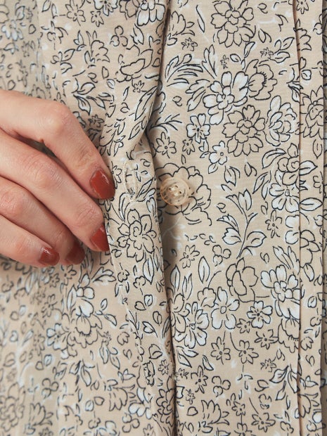 フラワーボリュームスリーブブラウス