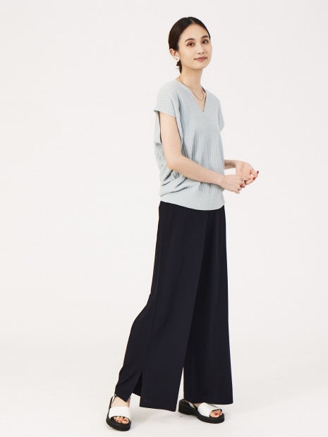 変形Vネックニット