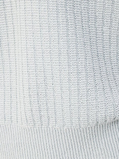 変形Vネックニット