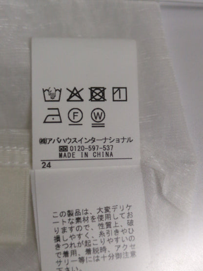 フリルカラーシアーブラウス