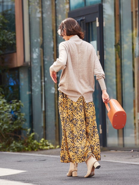 ライトフェザーウールタートルニット