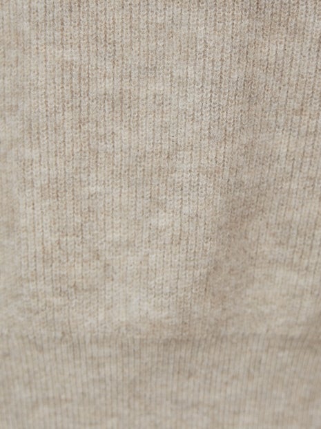 ライトフェザーウールタートルニット