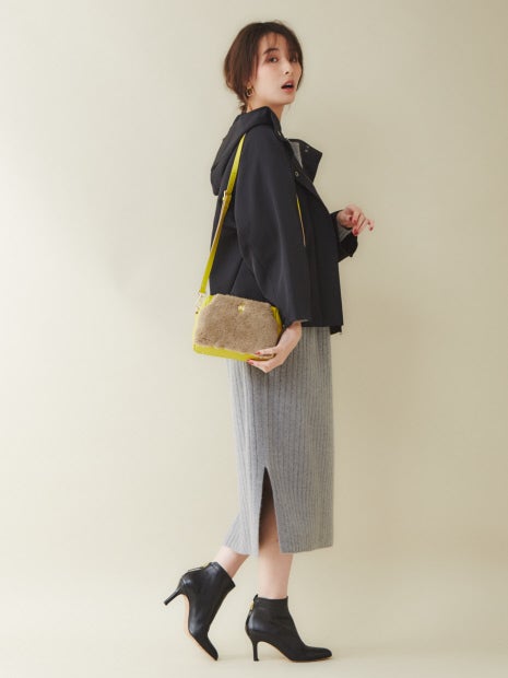 フーテッドブルゾン