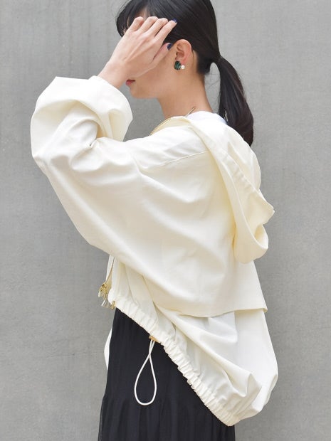 フーディーブルゾン