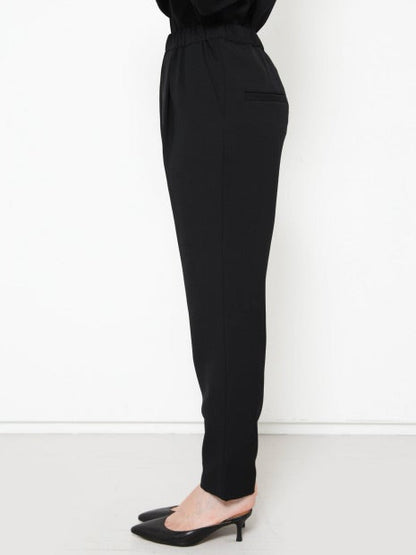 イージーテーパードパンツ