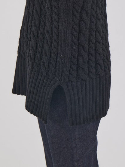 ケーブルニットベスト