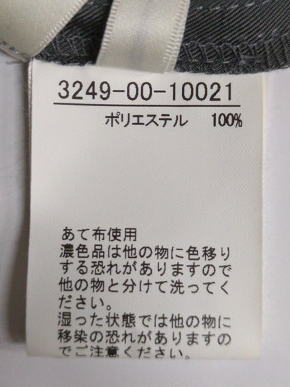 バックスリットブラウス