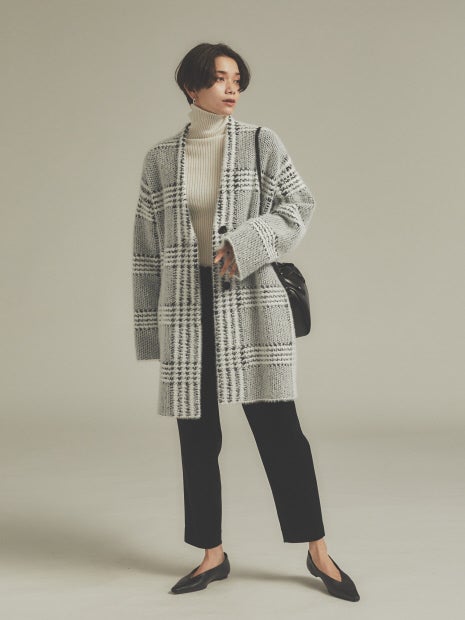 シームレスタートルニット