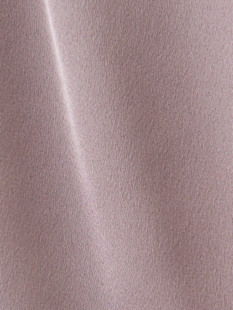 サテンボートネックブラウス