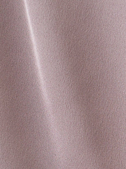 サテンボートネックブラウス