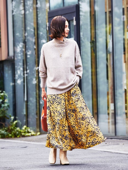 ライトフェザーウールタートルニット