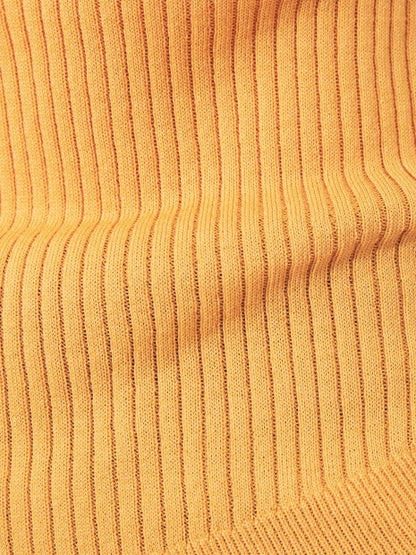 シームレスタートルニット