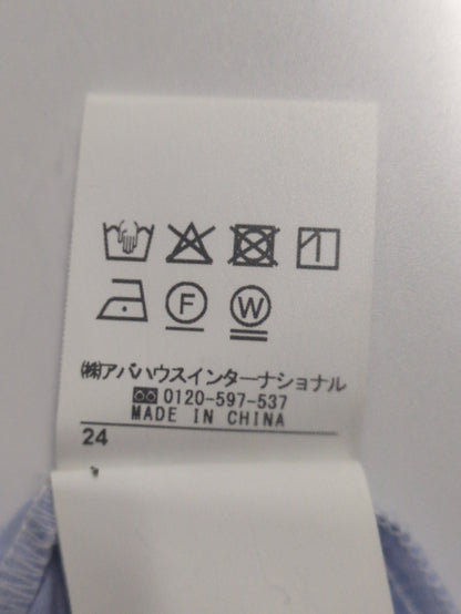 Vネックプリーツカラーブラウス