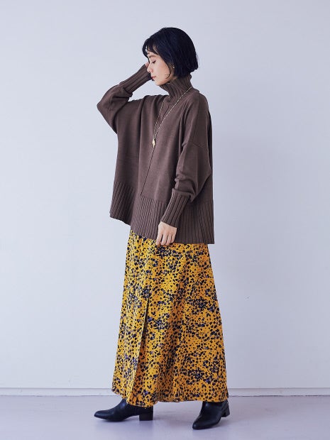 バックスリットタートルニット