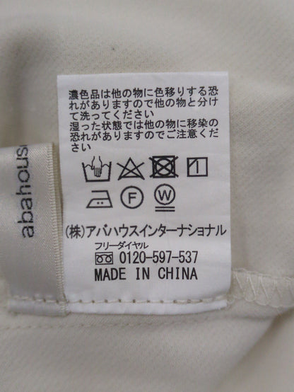 タックテーパードパンツ