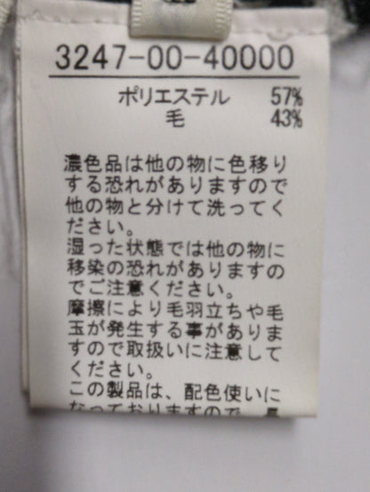 シームレスタートルニット