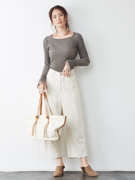 フレアスリーブニット