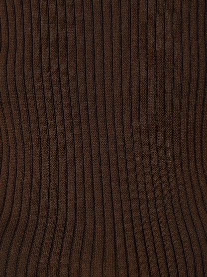 シームレスボートネックニット