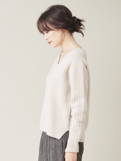 ウールVネックニットプルオーバー