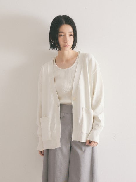 フォルムニットカーデ