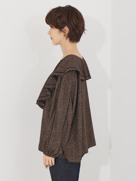 花柄フリル衿ブラウス