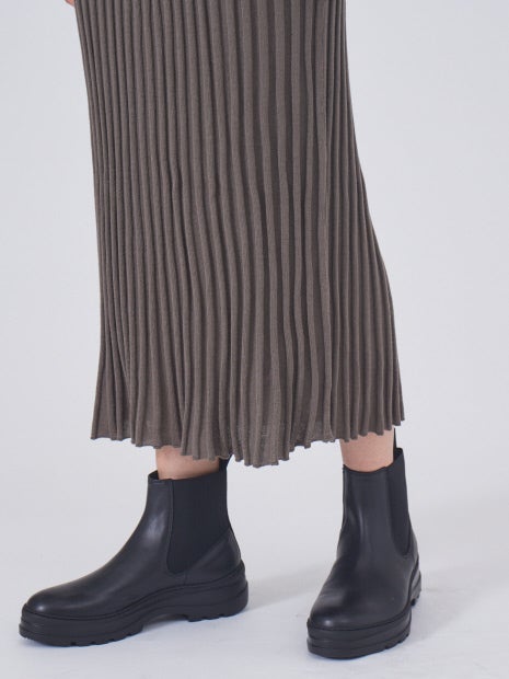 リブニットワンピース